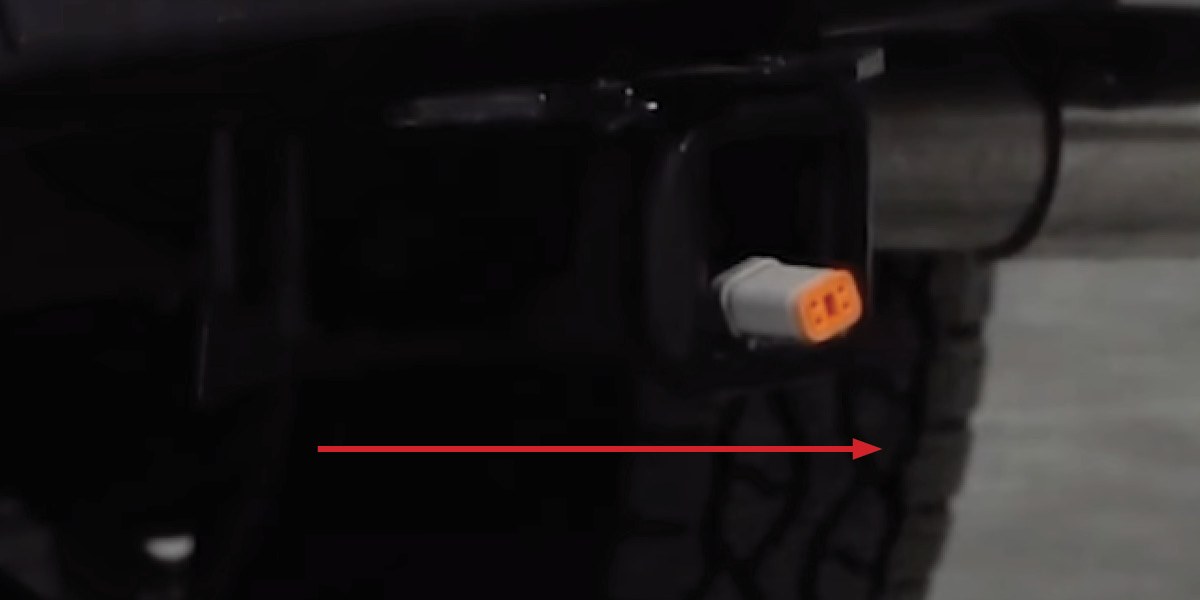 Diode Dynamics Hitchmount C1/C1R Installation Guide 5 Route through the open receiver.