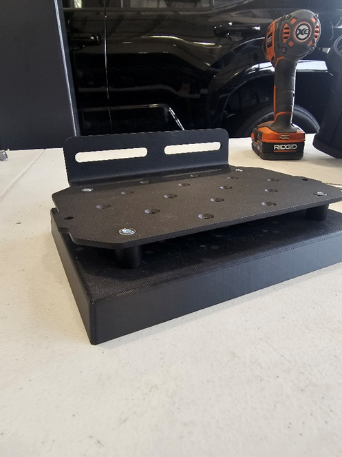 Universal Stand-Off D-Switch Hub Mounting Guide 3 Original manufacturer photograph: spacers between the bracket and mounting surface.