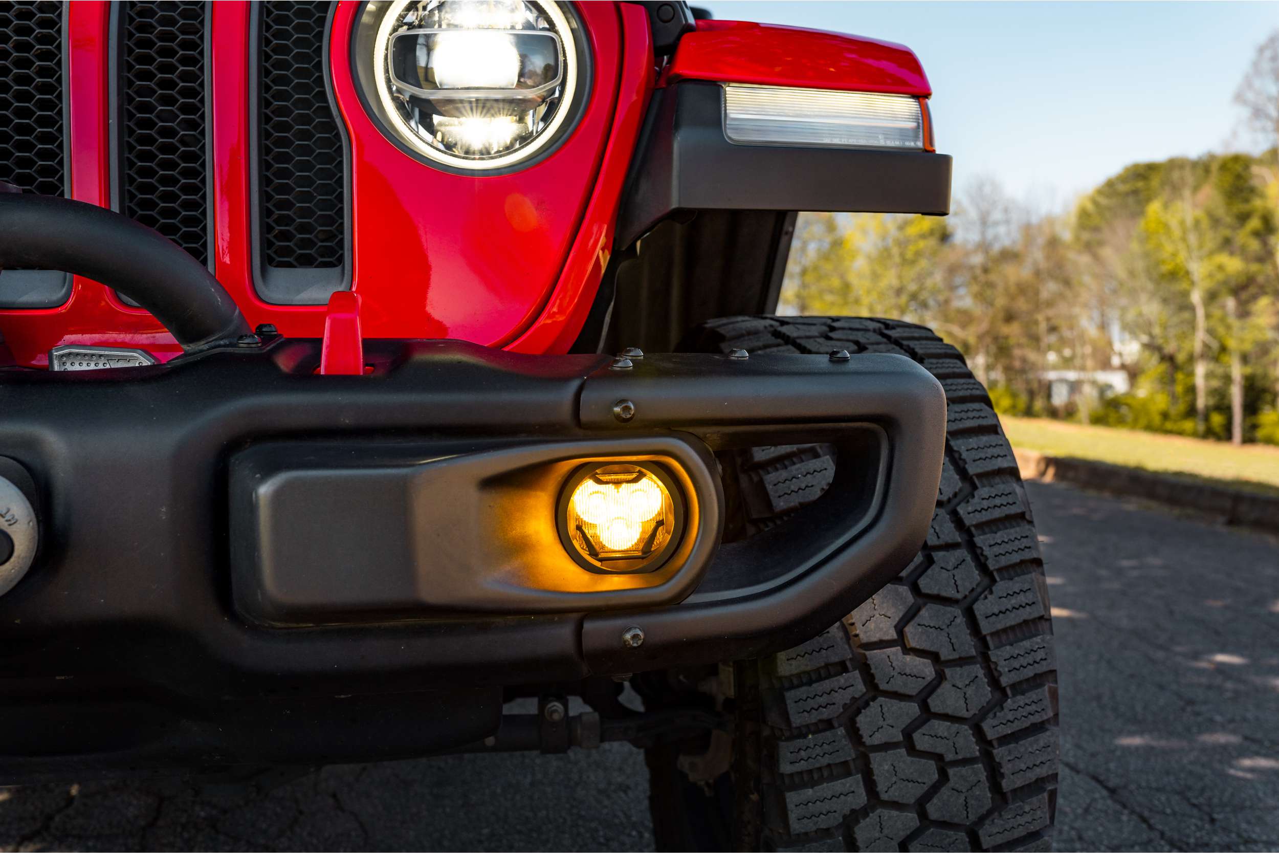 Morimoto 4Banger Ncs Wide Fog-Light Kit For 2018–2026 Jeep Wrangler Jl 11 Representative assembled kit. Select the listed output level, colour and optic; other vehicle lighting in installation photos is not included.