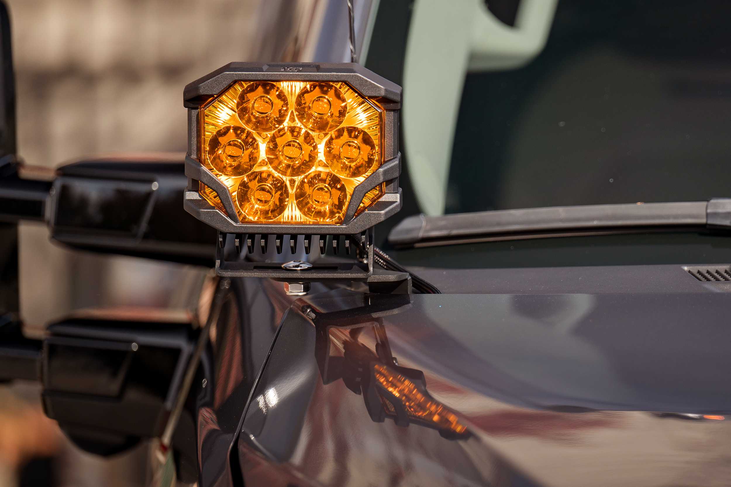 Morimoto Bigbanger Ditch-Light Kit For 2007–2018 Jeep Wrangler Jk 8 Representative assembled kit. Select the listed output level, colour and optic; other vehicle lighting in installation photos is not included.