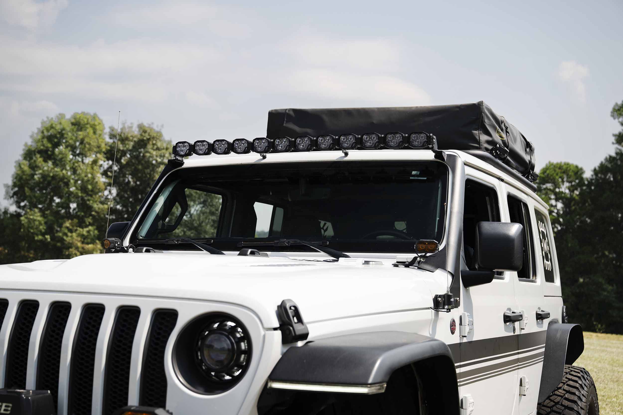 Morimoto 4Banger 12-Pod Roof Light-Bar Kit For 2018–2026 Jeep Wrangler Jl 4 Representative assembled kit. Select the listed output level, colour and optic; other vehicle lighting in installation photos is not included.
