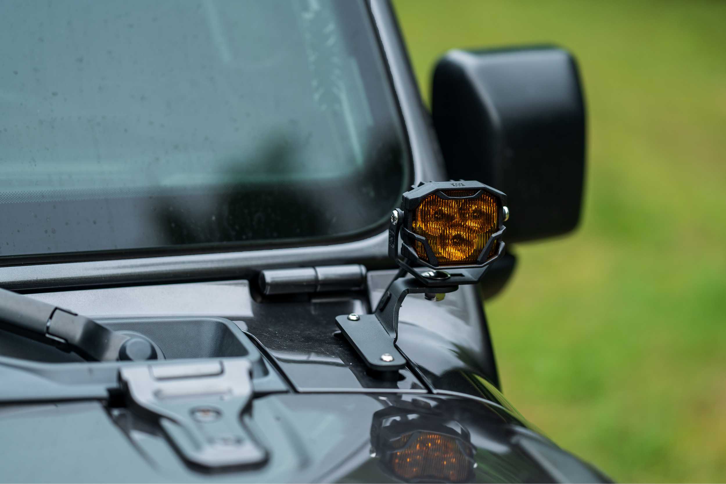 Morimoto 4Banger Ditch-Light Kit For 2018–2026 Jeep Wrangler Jl 10 Representative assembled kit. Select the listed output level, colour and optic; other vehicle lighting in installation photos is not included.